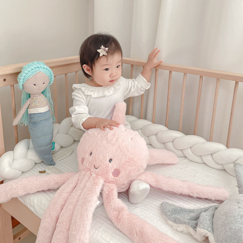 When Do Babies Like Plush Toys?
