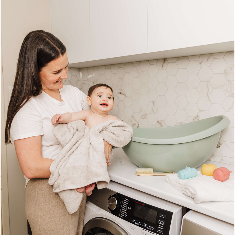 Bubble Cuddle Bath with Newborn Support Insert - Sage